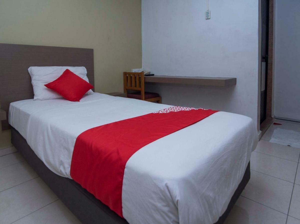 Oyo 434 Marbella Hotel Johor Bahru Kültér fotó