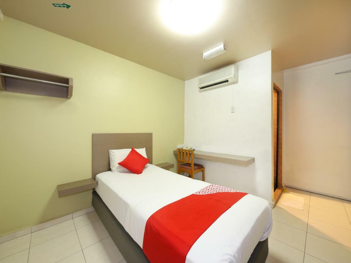 Oyo 434 Marbella Hotel Johor Bahru Kültér fotó