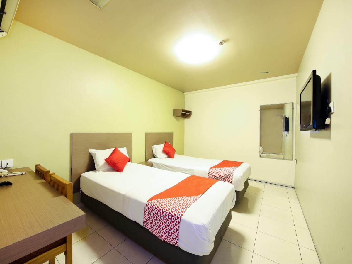 Oyo 434 Marbella Hotel Johor Bahru Kültér fotó