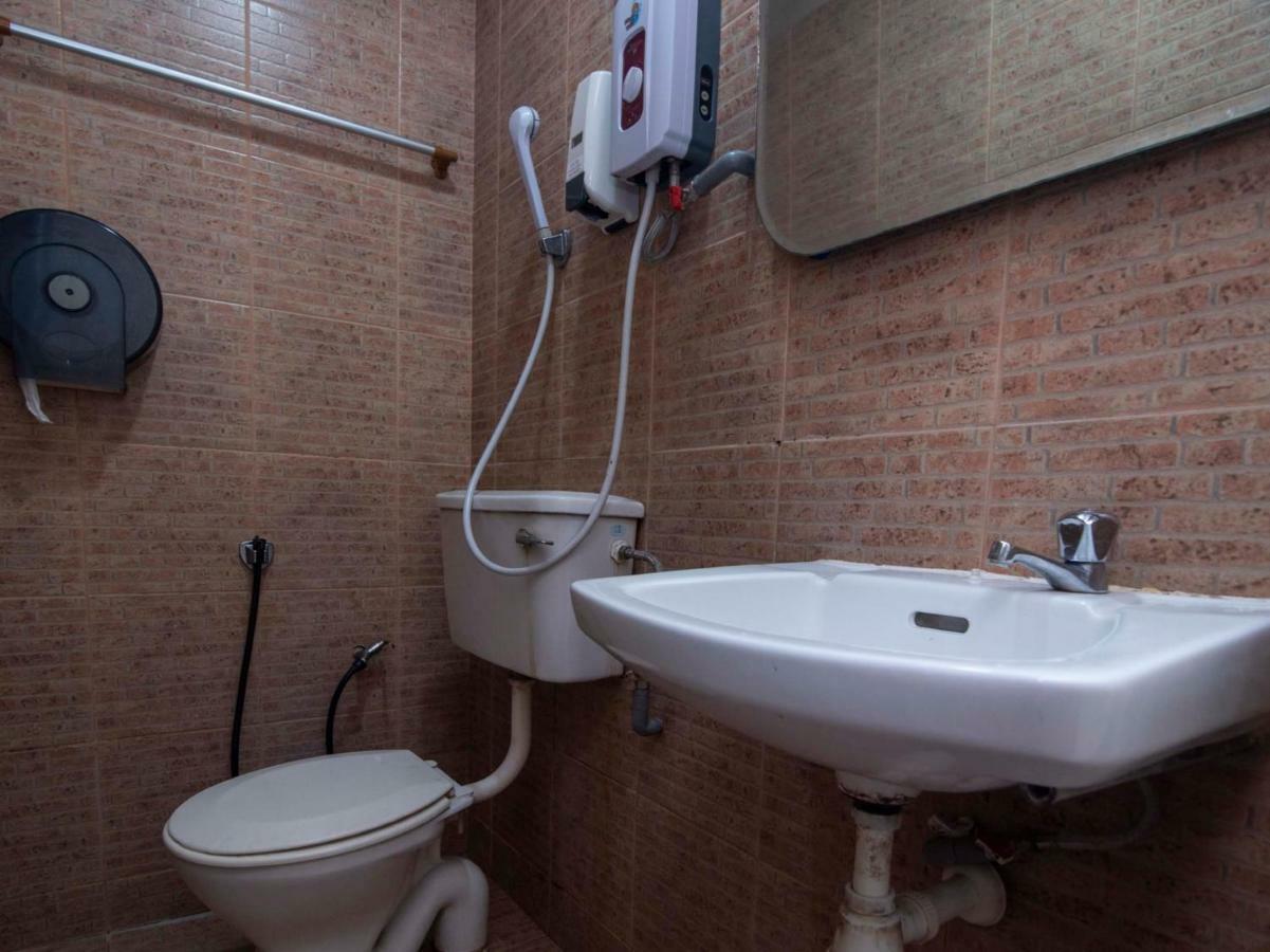 Oyo 434 Marbella Hotel Johor Bahru Kültér fotó