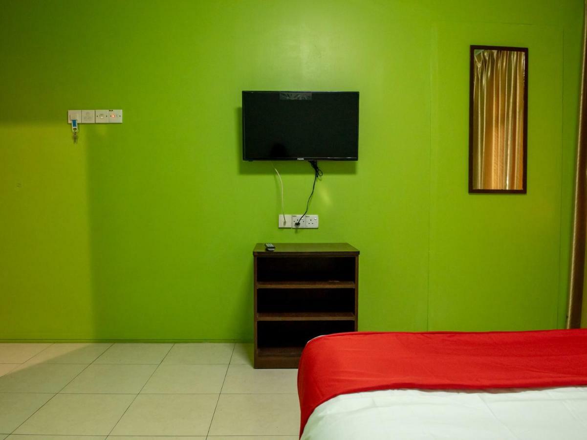 Oyo 434 Marbella Hotel Johor Bahru Kültér fotó