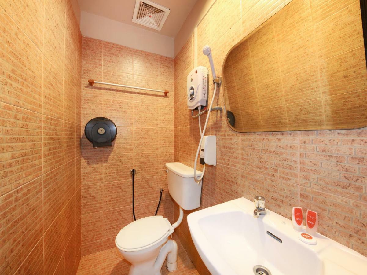 Oyo 434 Marbella Hotel Johor Bahru Kültér fotó