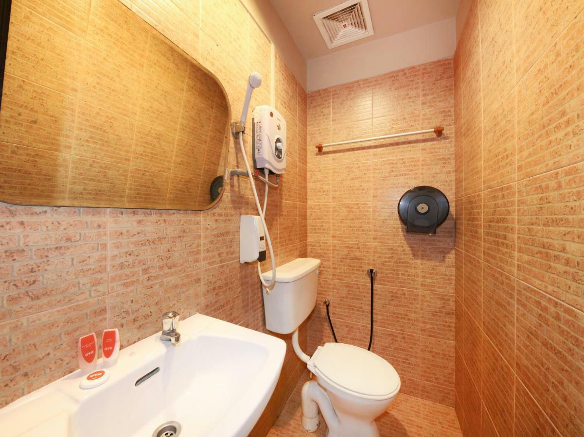 Oyo 434 Marbella Hotel Johor Bahru Kültér fotó